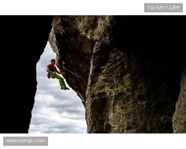 南京攀岩队的整体压制揭秘:深度分析攀岩运动的挑战与成就 南京攀岩队的整体压制揭秘:深度分析攀岩运动的挑战与成就