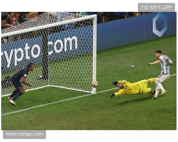 广州足球队在联合会杯积分榜中以73分稳居首位，展现强劲实力