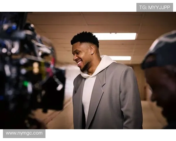 扬尼斯·阿德托昆博：从希腊传奇到NBA巨星的成长之路